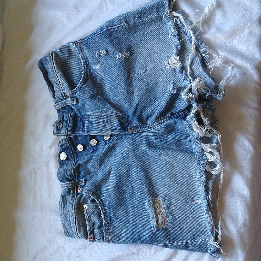 LEVI'S : BUTTON FLY JEAN SHORTS: SIZE 29